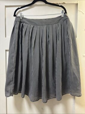 Robbie Bee Black & White Vertical Stripe Circle Skirt
